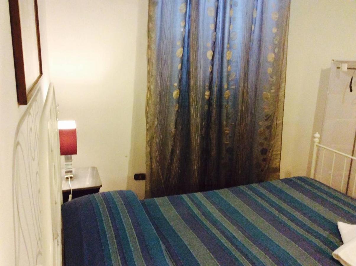 Colombo 181 Hotel Riomaggiore Eksteriør billede
