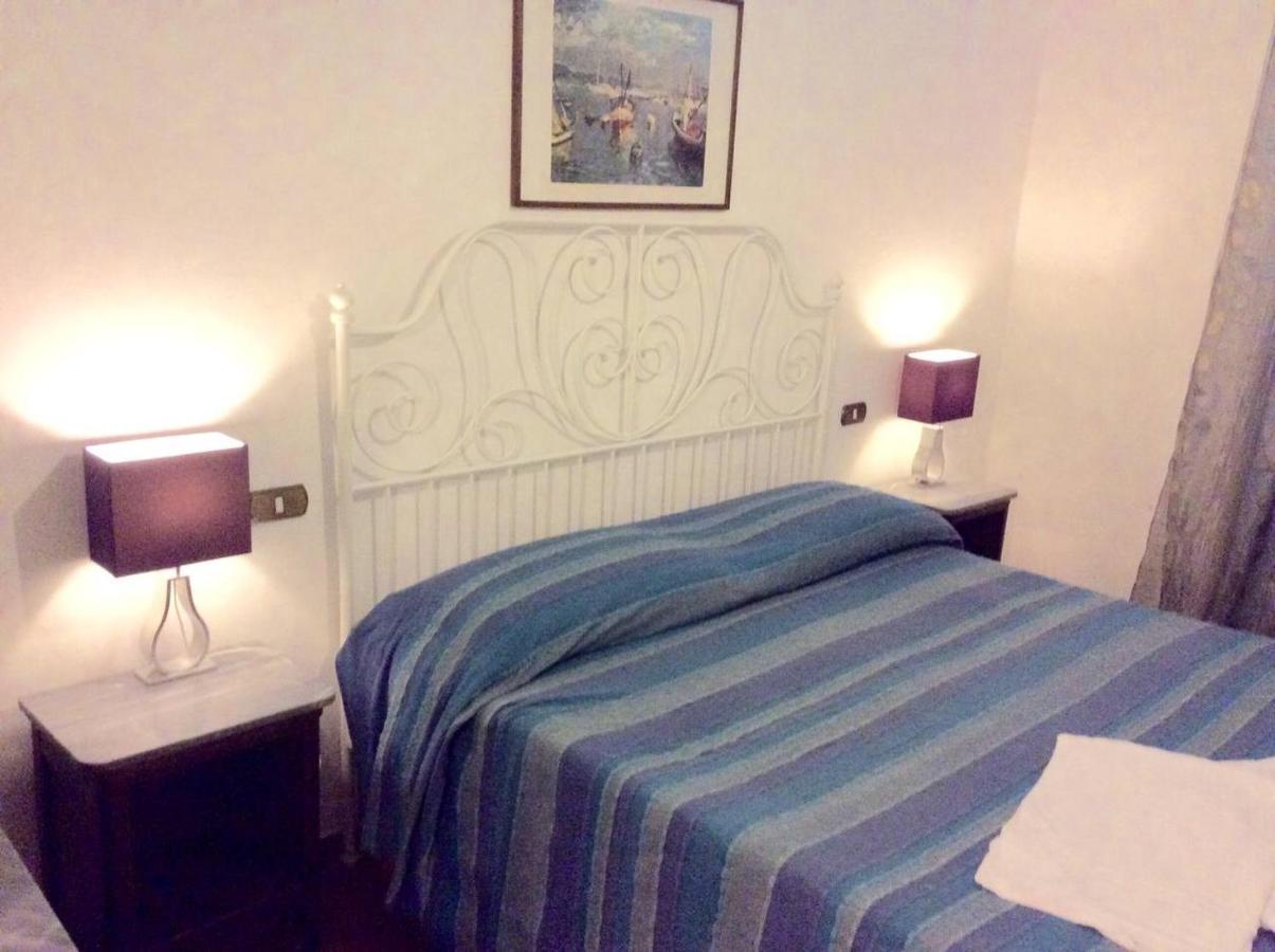 Colombo 181 Hotel Riomaggiore Eksteriør billede